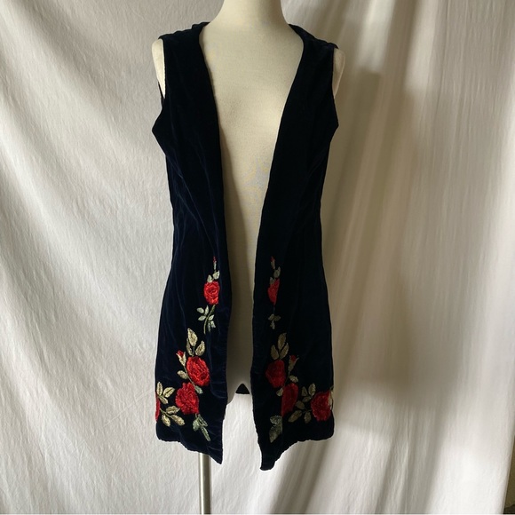 Vintage Floral Embroidered Vest - Picture 4 of 7